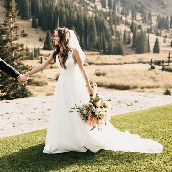 Designer Wedding Dress - Picture 1 of 4